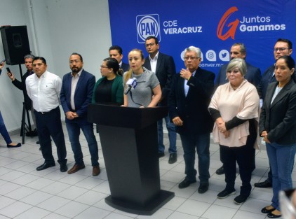 Atender el problema de violencia contra las mujeres en Veracruz no puede esperar, por eso Acción Nacional está presentando propuestas y haciendo llamados precisos para que el Ejecutivo del Estado accione de manera inmediata en la prevención, atención y erradicación de la violencia de género, señaló la diputada local Nora Lagunes Jáuregui en conferencia de prensa. 