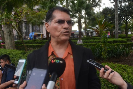 Después de participar en la presentación del tercer encuentro de Turismo en la ciudad de Xalapa, el alcalde de Coatzacoalcos, Víctor Carranza Rosaldo, dijo que ya hay personas detenidas luego de los constantes robos a comercios.  