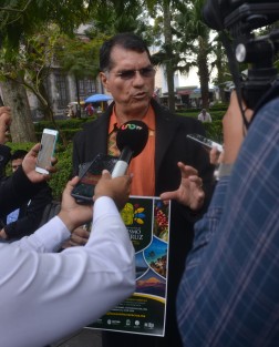 Después de participar en la presentación del tercer encuentro de Turismo en la ciudad de Xalapa, el alcalde de Coatzacoalcos, Víctor Carranza Rosaldo, dijo que ya hay personas detenidas luego de los constantes robos a comercios.  