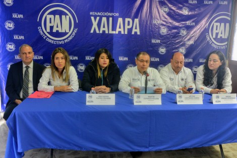En el marco del día Mundial contra el Cáncer, el presidente del Comité Directivo del PAN en Xalapa, Martín Espinoza Roldán exigió a las autoridades de los tres niveles de Gobierno dejen a un lado la indolencia y volteen a ver a las familias que están sufriendo con el desabasto de medicamentos, debido a la desaparición del Seguro Popular y el uso del Fondo de Gastos Catástróficos para gasto corriente del INSABI. 