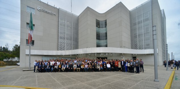 Durante la firma del Convenio Marco entre la Comisión Nacional del Agua (CONAGUA) y el Gobierno del Estado, el gobernador Cuitláhuac García Jiménez expresó que somos testigos del cumplimiento de un compromiso más del presidente Andrés Manuel López Obrador: la descentralización de los servicios públicos de la Federación.