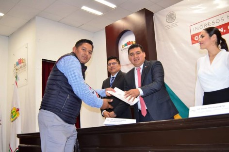 Durante el evento, en el cual estuvieron presentes el Alcalde Mario Chama Díaz y el Tesorero Municipal Juan José Chávez Hernández, se hizo entrega de las Leyes de Ingresos Municipales del ejercicio 2020 y se impartieron  cursos con temas relacionados al marco normativo de los ingresos, así como de las estrategias de recaudación, el financiamiento y otros aspectos generales de los ingresos municipales. 