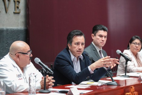 Con respecto a la epidemia internacional del coronavirus, que ocasiona el síndrome respiratorio de Oriente Medio, la SS descartó la presencia de éste en la entidad y ya emitió las medidas para detección del padecimiento a médicos de primer contacto; todo esto en colaboración con áreas federales, como puertos y aeropuertos. 