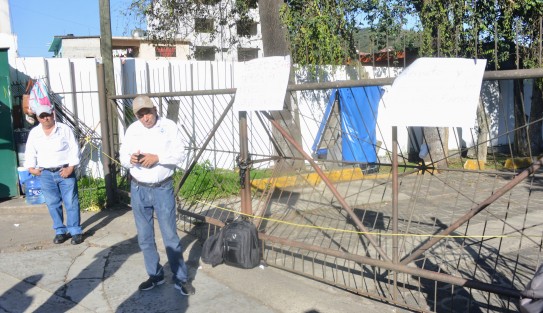 Integrantes del Sindicato de Empleados del Poder Ejecutivo de Veracruz (SEPEV) marcharon y se apostaron en las puertas de acceso de SEFIPLAN, en protesta porque funcionarios  de esta dependencia incumplieron los acuerdos pactados desde noviembre de 2019.  