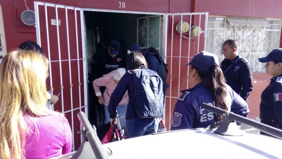Doña Luchita, de 88 años de edad, finalmente fue desalojada  de su casa ubicada en Miguel Palacios, a un costado del Deportivo Colón. La medida legal fue solicitada por su hijo y su nieta. 