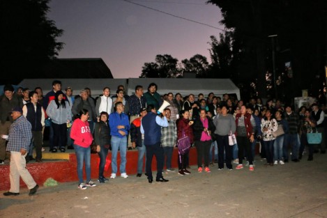 Integrantes del Sindicato de Trabajadores del Estado al Servicio de la Educación (SITESE), tomaron las oficinas centrales de la SEV desde las 4 de la mañana de este día de martes.
