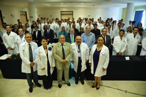 La Secretaría de Salud (SS) inauguró el ciclo de Residencias Médicas en Servicios de Salud de Veracruz (SESVER) 2020-2021, con lo que ubicará a los profesionales en escenarios reales para proveerles las herramientas a fin de mejorar la calidad en la atención. 