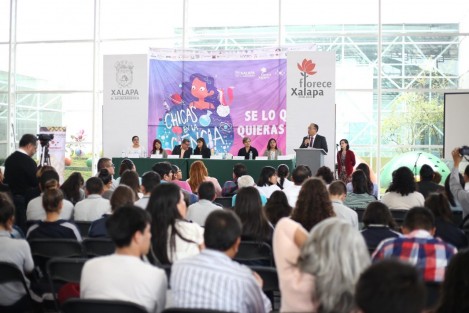 El Consejo Veracruzano de Investigación Científica y Desarrollo Tecnológico (COVEICYDET) reconoció la aportación a la ciencia de 64 niñas y mujeres destacadas, en el marco del Día Internacional de la Niña y la Mujer en la Ciencia.  