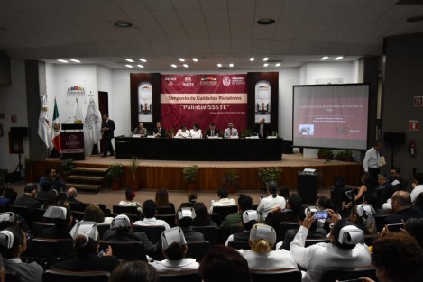Con la presencia de Ramiro López Elizalde, director médico del ISSSTE, se realizó el Simposio de Cuidados Paliativos <em>PaliativISSSTE</em>, en el Congreso del Estado.   