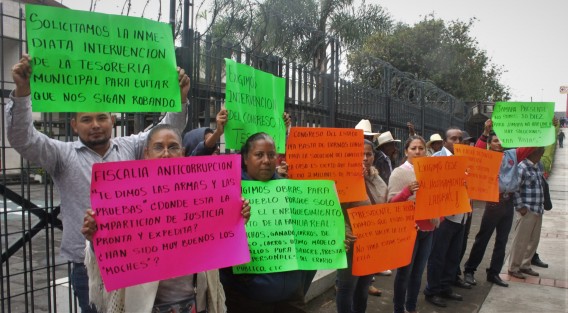 Los inconformes fueron atendidos por el diputado Magdaleno Rosales asesores de los diputados Juan Javier Gómez Casarín y Rubén Ríos.
