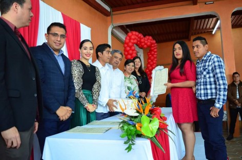 El Sistema Municipal DIF que  preside Mara Chama Villa, en coordinación con el Registro Civil Municipal y la Dirección de Registro Civil del Estado, llevaron a cabo la celebración de Bodas Colectivas 2020.