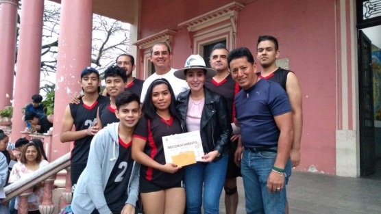 Entre otras actividades se llevó a cabo la final del Torneo de Voleibol Municipal en el cual se contó con la presencia de la Presidenta del Sistema Municipal DIF, Mara Chama, quien presenció este encuentro deportivo, entregando los reconocimientos e incentivos a todos los equipos participantes, también se reconoció el trabajo de los árbitros.