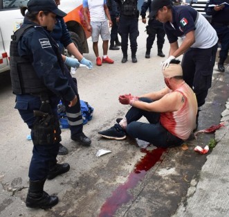 En Tlapacoyan, un maestro de danza estuvo a punto de ser linchado por vecinos de la calle Ferrer y Rojano, ya que presuntamente habría abusado de una menor. Fue atendido por personal de  PC y trasladado a un hospital, al tiempo que se conminó al padre de a afectada a realizar la denuncia correspondiente ante las autoridades. 