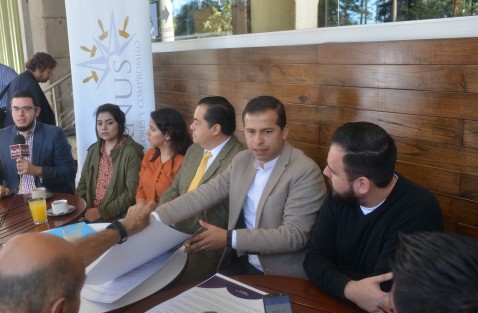 En rueda de prensa,  Agustín Arcos habló sobre la convocatoria del premio <em>Kibernus al Liderazgo Social 2020</em> en el cual podrán participar ciudadanos que impulsen el Estado de Derecho y la legalidad, derechos humanos, fortalecimiento de la sociedad civil, entre otros.  