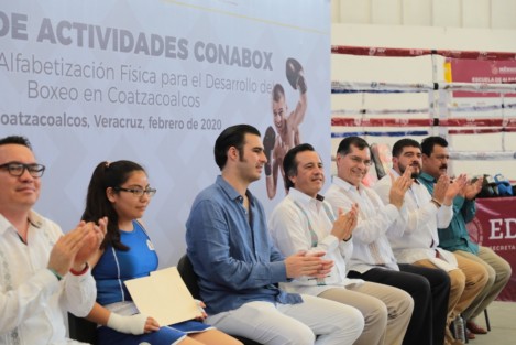 El gobernador Cuitláhuac García Jiménez inauguró en Coatzacoalcos la primera Escuela de Alfabetización Física para el Desarrollo del Boxeo en Veracruz, misma que hará posible el desarrollo integral de los jóvenes, al conjuntar deporte y educación.
