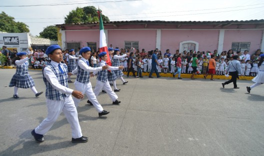 La conmemoración de los Tratados de La Soledad inició con un desfile cívico-militar en el que participaron la Banda de Guerra de la VI Región Militar, estudiantes de primarias, secundarias y bachilleratos del municipio, así como campesinos y ganaderos en una vistosa cabalgata, para terminar con estampas de ballets folclóricos de distintas entidades. 
