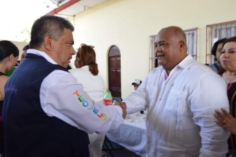 Con la presencia autoridades  Federales, Estatales y Municipales, el Alcalde Mario Chama y la Presidenta de DIF Municipal, Mara Chama, tuvieron la oportunidad de saludar al Gobernador de Veracruz el Ing. Cuitláhuac García Jiménez y al Secretario de Gobierno Ing. Eric Cisneros Burgos, a quienes agradecieron la invitación a tan importante conmemoración, del mismo modo saludaron a homólogos de todo el Estado.  