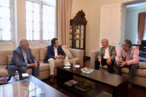 El Gobernador Cuitláhuac García, recibió la visita del Procurador Agrario, Luis Hernández Palacios Mirón, y del nuevo representante de la Procuraduría Agraria en Veracruz, el agrónomo y alvaradeño Vinicio Zamudio Figueroa. Ambos funcionarios reiteraron su apoyo decidido al gobierno de la 4T en Veracruz. 