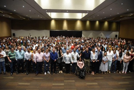 El Instituto de Salud para el Bienestar (INSABI) y la Secretaría de Salud (SS) presentaron el Curso Introductorio de Médicos del Bienestar <em>Gral. Dr. Ignacio Martínez Elizondo</em> que se desarrolló en coordinación con la Organización Panamericana de la Salud (OPS), a fin de incorporar al personal que laboraba en el Seguro Popular como gestores de participación social.