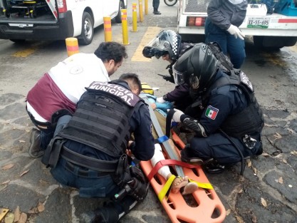 Rigoberto Suarez
	
Archivos adjuntos11:24 (hace 4 horas)
	
para mí, beto
Mujer de la tercera edad, fue atropellada frente a CAXA al decir de los testigos intentaba cruzar la calzada de salida de la terminal, cuando fue alcanzada por una pipa de Gas del Atlántico que iba en reversa. 