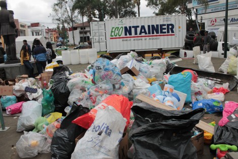 La Secretaría de Medio Ambiente, en coordinación con distintas dependencias federales, estatales y municipales, llevaron a cabo el Reciclón, con el fin de fomentar el adecuado deshecho de aceites, aparatos electrónicos, plásticos o pilas.  
