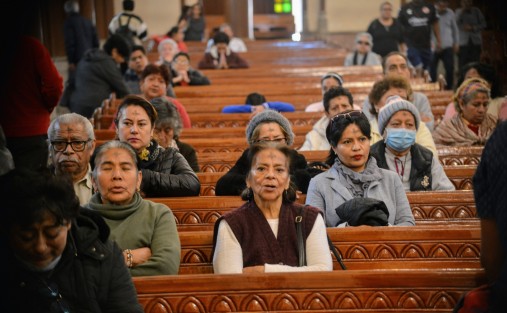 Unos por devoción, y otros por tradición, acuden este día a los templos católicos a recibir el signo de la Ceniza, el cual tiene el significado de arrepentimiento y enmienda, para iniciar así la Cuaresma.  