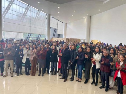 La Presidenta del Sistema Municipal DIF Teocelo, Mara Chama Villa, estuvo presente en la  entrega de aparatos auditivos en beneficio de personas que habían perdido su capacidad auditiva parcial o total.  Un agradecimiento a la Directora General del DIF Estatal, Lic. Verónica Aguilera Tapia, por su invaluable apoyo a los Teocelenses. 