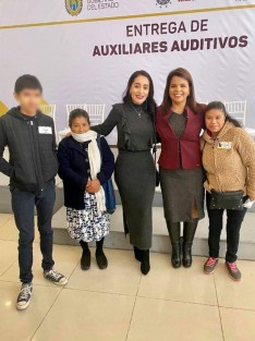 La Presidenta del Sistema Municipal DIF Teocelo, Mara Chama Villa, estuvo presente en la  entrega de aparatos auditivos en beneficio de personas que habían perdido su capacidad auditiva parcial o total.  Un agradecimiento a la Directora General del DIF Estatal, Lic. Verónica Aguilera Tapia, por su invaluable apoyo a los Teocelenses. 