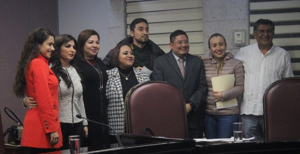 Durante la tercera sesión de la Permanente se convocó a sesión extraordinaria privada para el próximo 4 de marzo, en la cual se discutirá el posible desafuero del diputado Érick Iván Hernández.