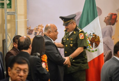 En el evento inaugural, el Secretario de Gobierno, Eric Cisneros Burgos, dejó en claro que para abatir la incidencia delictiva es necesario unir fuerzas, voluntades, capacidades y experiencias, generando sinergias que favorezcan a los gobiernos y a la población. Y reconoció el compromiso de la Encargada del Despacho de la FGE Veracruz, quien desde su llegada abatió en un 96% el rezago de más de 30 mil carpetas de investigación. 
