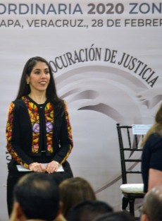 La Encargada del Despacho de la Fiscalía General del Estado (FGE), Verónica Hernández Giadans, señaló que mediante estrategias de coordinación y cruce eficaz de información es que se crean lineamientos que garantizan el ejercicio de procuración de justicia, partiendo de la erradicación de vicios estructurales que sólo abonan a la corrupción e impunidad.