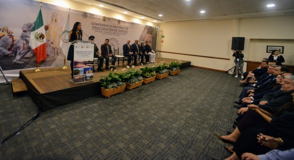 En medio de mucha seguridad se realizó la Primera Sesión Ordinaria de la Conferencia Nacional de Procuración de Justicia Zona Sureste en conocido hotel de Xalapa. Presentes el subprocurador de la FGR, Roberto Ochoa Romero; el secretario de Gobierno, Eric Cisneros; la encargada de despacho de la Fiscalía, Verónica Hernández; y los presidentes del Poder Legislativo y Judicial, Rubén Ríos y Sofía Martínez, respectivamente.  