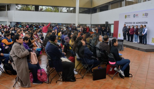 En la explanada de la SEV y con la presencia de autoridades de esta dependencia, se llevó a cabo la asignación de Plazas en Educación Básica Ciclo Escolar 2019-2020. 
