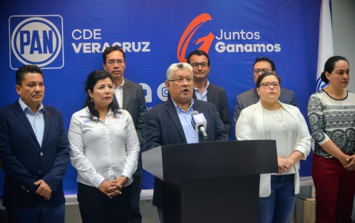 El Presidente del Comité Directivo Estatal del PAN en Veracruz, Joaquín Guzmán Avilés, advirtió que si el gobierno de Morena no ha sido capaz de garantizar la seguridad de las y los veracruzanos, ni de otorgar atenciones oportunas a padecimientos como el dengue o la influenza, tampoco podrá hacer frente al coronavirus. 