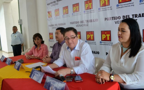 El coordinador de la comisión ejecutiva estatal del PT, Vicente Aguilar, dijo que su partido ve con preocupación la información sobre el Coronavirus o COVID- 19; por eso hizo un llamado a la población a seguir las medidas que la Secretaría de Salud estatal y nacional den para prevenir contagios.