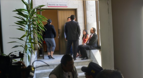 Este día se votó en sesión extraordinaria en el Congreso del Estado por el desafuero del diputado Erik Iván Aguilar, con 35 votos a favor, 12 en contra y 2 abstenciones.