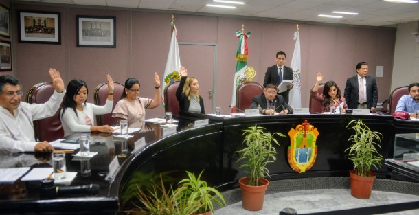 Durante la sesión de la Diputación Permanente, la diputada de MORENA, Elizabeth Cervantes, propuso castigar con cárcel a quienes renuncien a su empleo o pidan licencia sin goce de sueldo sólo para no pagar pensión alimenticia. También abordaron distintas autorizaciones para alcaldías.