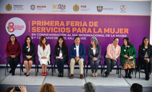 El gobernador de Veracruz Cuitláhuac García Jiménez encabezó la  conmemoración por el Día Internacional de la Mujer, que será este domingo, para cual inauguró la Primera Feria de Servicios para la Mujer, en el Centro de Justicia para las Mujeres. 