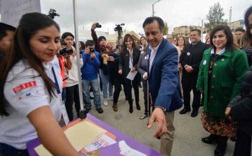 El gobernador de Veracruz Cuitláhuac García Jiménez encabezó la  conmemoración por el Día Internacional de la Mujer, que será este domingo, para cual inauguró la Primera Feria de Servicios para la Mujer, en el Centro de Justicia para las Mujeres. 