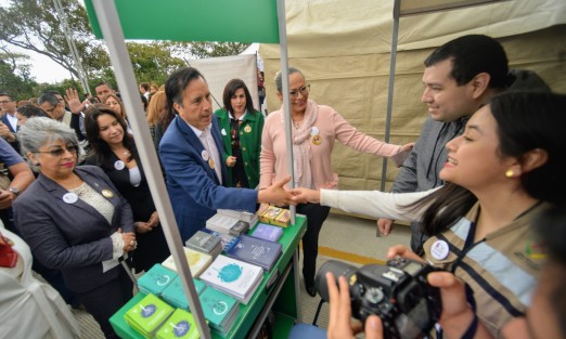 El gobernador de Veracruz Cuitláhuac García Jiménez encabezó la  conmemoración por el Día Internacional de la Mujer, que será este domingo, para cual inauguró la Primera Feria de Servicios para la Mujer, en el Centro de Justicia para las Mujeres.