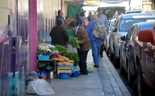 Con menos menos mujeres que en días cotidianos, lució la capital del estado, aunque unas cuantas sucursales bancarias cerraron sus puertas y algunas oficinistas no asistieron a laborar, en su mayoría las comerciantes realizaron su día normal en al paro nacional #9M.
