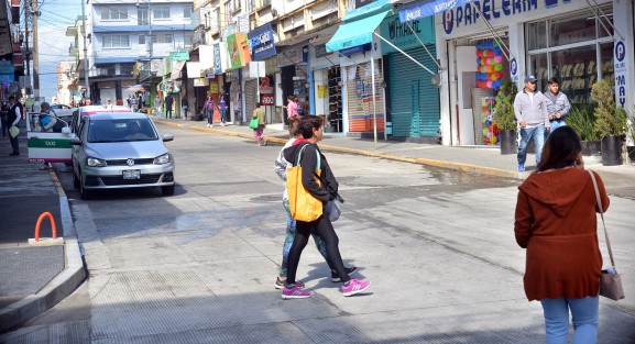 Con menos menos mujeres que en días cotidianos, lució la capital del estado, aunque unas cuantas sucursales bancarias cerraron sus puertas y algunas oficinistas no asistieron a laborar, en su mayoría las comerciantes realizaron su día normal en al paro nacional #9M.
