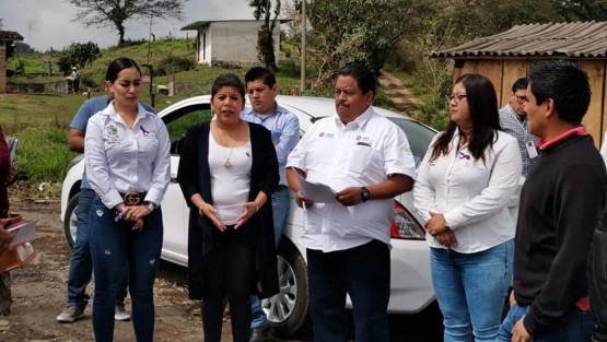 Estuvieron presentes la Síndica Municipal, Zayra del Carmen Martínez Andrade;  la Secretaria del Ayuntamiento, Trinidad Martínez Larios; la Presidenta del Sistema Municipal DIF, Mara Chama Villa, la Dirección de Obras Públicas del Ayuntamiento a cargo del Ing. Alberto Lucas Martín y la Dirección de Desarrollo Urbano. 