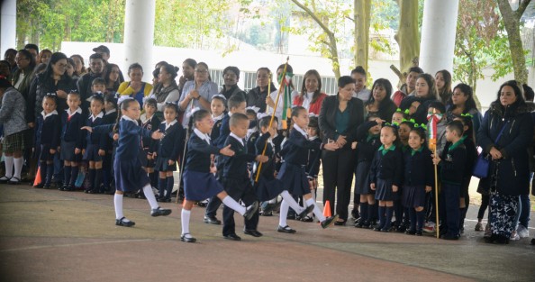 En las instalaciones del recinto ferial de Banderilla, la Coordinación de  Educación  Física Federalizada  30FFS0017H, llevó a cabo la 1ª Demostración de escoltas de los sectores educativos II, XII y XXV
de Preescolar Federalizado Ciclo escolar 2019-2020.  
