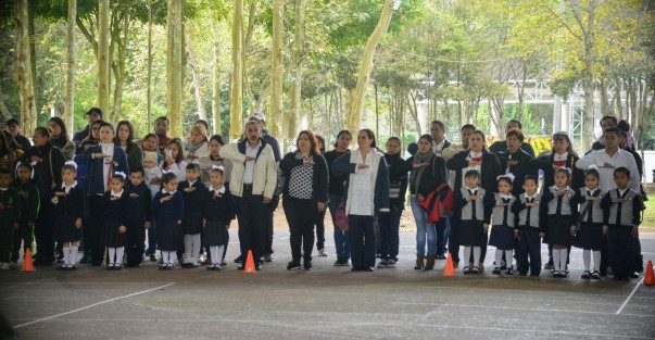 En las instalaciones del recinto ferial de Banderilla, la Coordinación de Educación Física Federalizada 30FFS0017H, llevó a cabo la 1ª Demostración de escoltas de los sectores educativos II, XII y XXV de Preescolar Federalizado Ciclo escolar 2019-2020. 