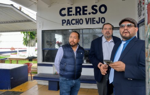 El Coordinador del Grupo Legislativo del PAN, Omar Miranda Romero, en compañía del Secretario General del CEN del PAN, Héctor Larios, acudieron a las instalaciones del Penal de Pacho Viejo, a intentar visitar Lucero Jazmín N,  ex Sindica de Actopan, a quien no se le ha permitido. Ninguna visita después de detención en la ciudad de Xalapa.
