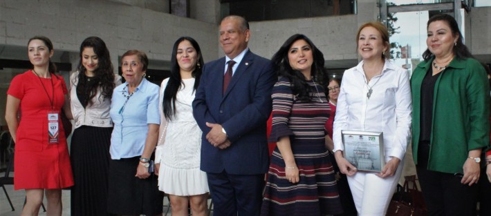 Por invitación del Grupo Legislativo Mixto Partido Revolucionario Institucional-Partido Verde Ecologista de México (PRI-PVEM) y promoción del Centro de Estudios para la Igualdad de Género y los Derechos Humanos (CEIGDH) del Congreso del Estado, la artista plástico Gabriela Sodi presentó su exposición y conferencia Generadores de Violencia, en el Palacio Legislativo. 