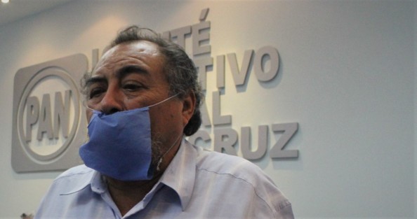 El adecuado uso del cubrebocas es tapando también la nariz, aunque no se llame cubrenarices.  