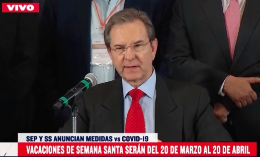 En conferencia de prensa conjunta de los titulares de la Secretaría de Educación Pública, Esteban Moctezuma, y el subsecretario de Salud, Hugo López Gatell, informaron que como medida de prevención ante el incremento de infecciones por COVID-19, se decidió adelantar el periodo vacacional y extender estas del 20 de marzo al 20 de abril. Así mismo dieron a conocer otras medidas. 