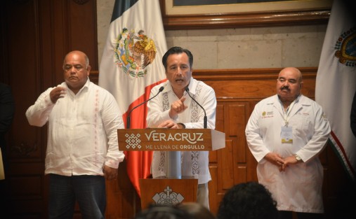 Entre las medidas a tomar que destacan está la suspensión de clases en Veracruz, Boca del Río y Medellín, ante la presencia de casos sospechosos de infección,  así como la cancelación de todos los eventos masivos para todos los municipios.  